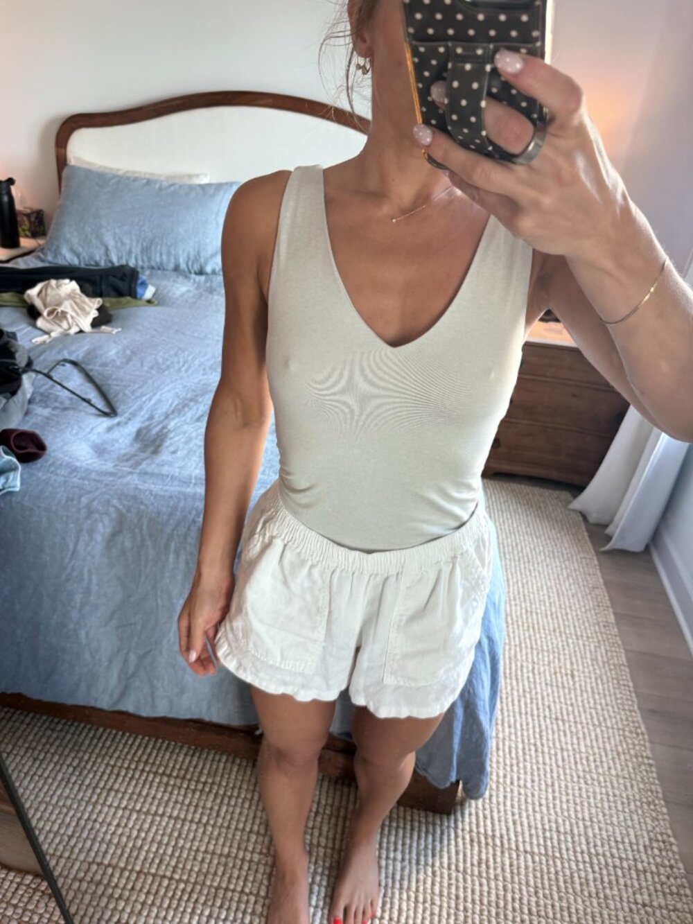 Vuori White V-Neck Bodysuit – Women's Small